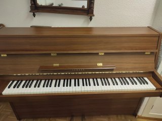 Piano vertical Yamaha LU-101