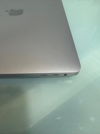 MacBook Pro 13 i7 16GB RAM 512GB SSD