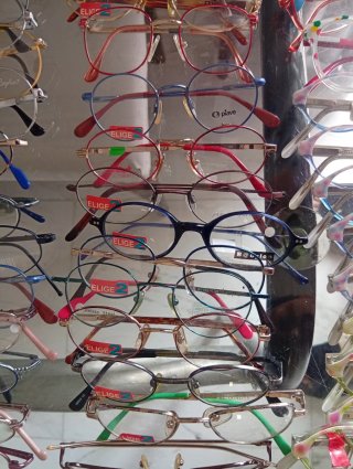 Lote de gafas de sol y graduado