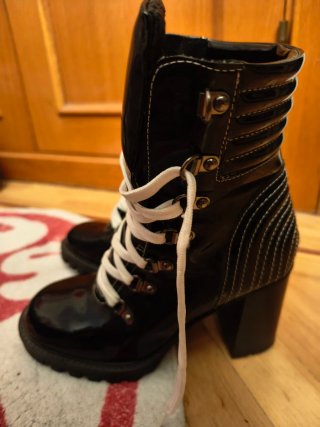 Botines Pierre Darre negros con cordones
