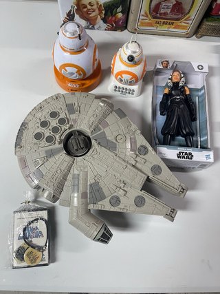 Lote Star Wars: Millennium Falcon, BB-8, Ahsoka