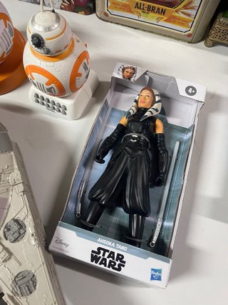 Lote Star Wars: Millennium Falcon, BB-8, Ahsoka
