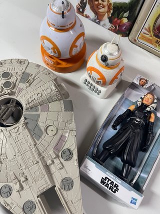 Lote Star Wars: Millennium Falcon, BB-8, Ahsoka