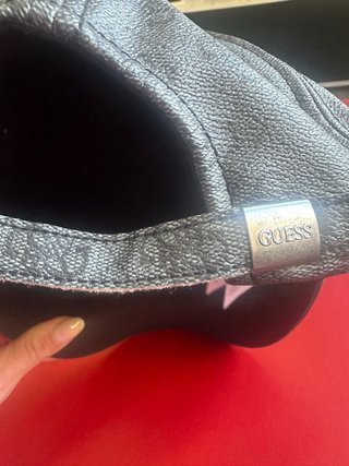 Gorra Guess Gris Logo Monograma Nueva