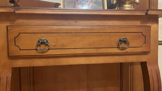 Mueble recibidor madera con espejo y ganchos