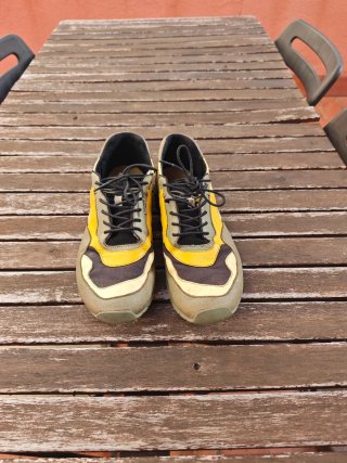 Camper talla 43 en buen estado.
