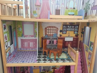 URGE Casa de muñecas con muebles