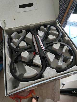 Dron Parrot AR.Drone 2.0