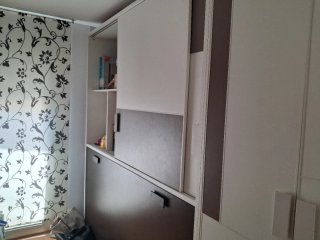 Habitación juvenil blanca