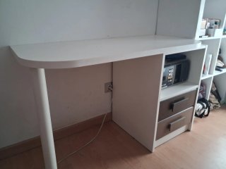 Habitación juvenil blanca