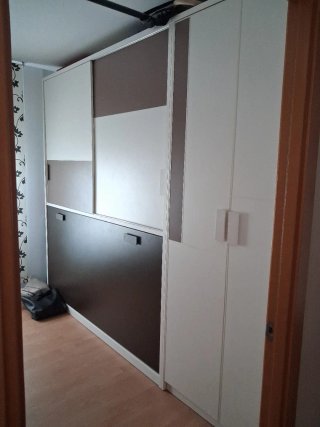 Habitación juvenil blanca