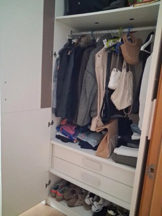 Habitación juvenil blanca