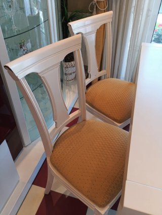 Comedor madera blanco y rojo