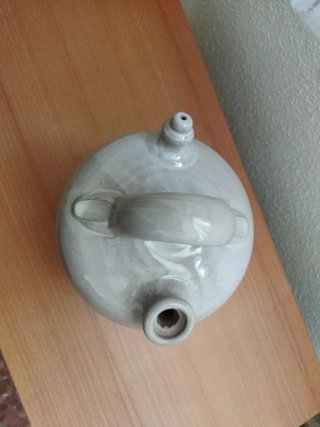 Botijo artesanal de cerámica