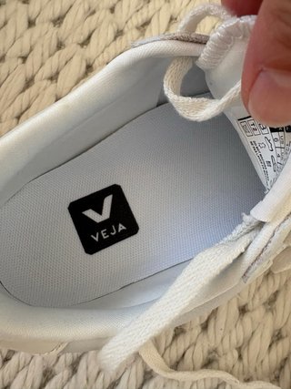 Tenis Veja Gris y Blanco