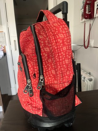 Mochila Totto con ruedas y estampado floral