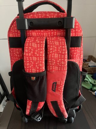 Mochila Totto con ruedas y estampado floral