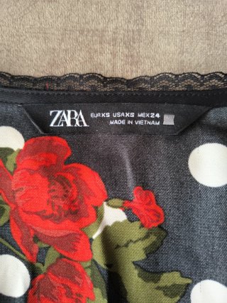 Camisa Zara Talla XS Estampada Flores y Puntos