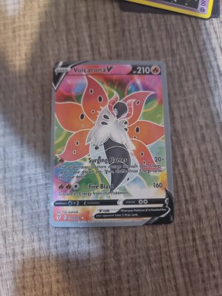 Carta Pokémon Volcarona V 170/203
