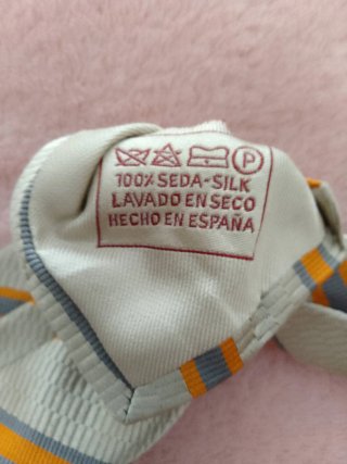 Corbata Victorio y Luchino seda natural.