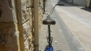 Mini bicicleta plegable azul antigua