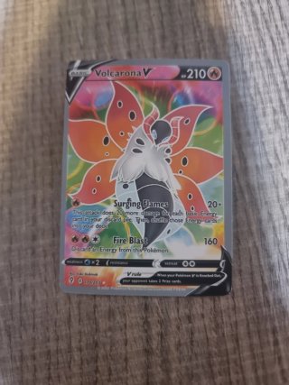 Carta Pokémon Volcarona V 170/203
