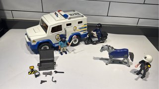 Furgón y moto policía Playmobil con accesorios