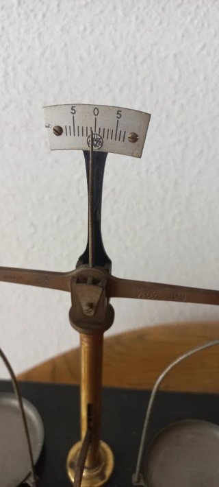 Balanza analítica de precisión antigua