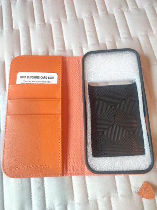 Capa Pele Shieldon iPhone 17 Laranja