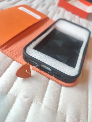 Capa Pele Shieldon iPhone 17 Laranja