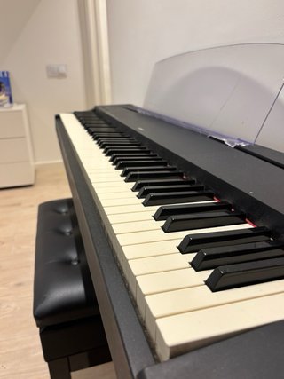 Piano Eléctrico Yamaha P70