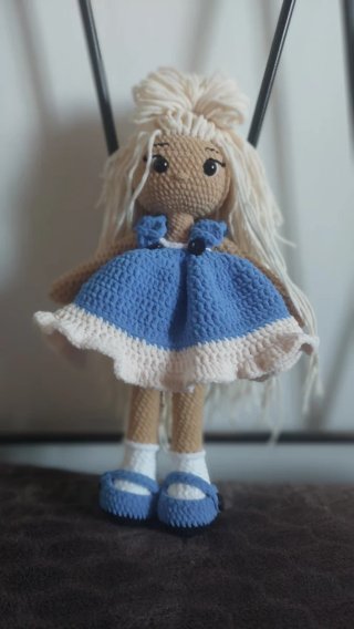 Muñeca artesanal hecha a mano (25 cm)