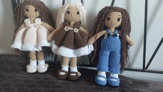 Muñeca artesanal hecha a mano (25 cm)