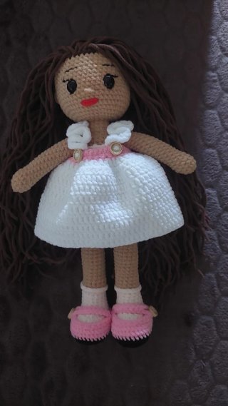 Muñeca artesanal hecha a mano (25 cm)
