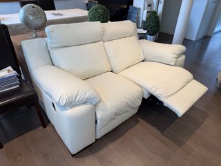 Sofá reclinable eléctrico de cuero blanco