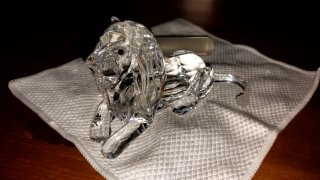 León de cristal Swarovski