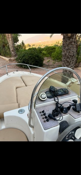 Barco Open 75cv 2T con remolque