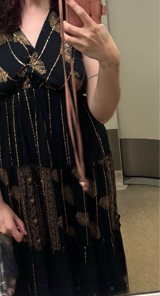 Vestido indio morado y dorado con etiqueta
