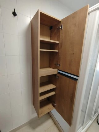 Mueble de lavabo, espejo y columna