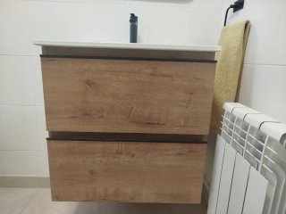 Mueble de lavabo, espejo y columna