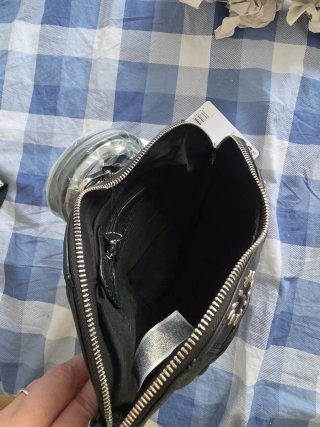 Bolso Desigual Corazón Negro con Flores Doradas