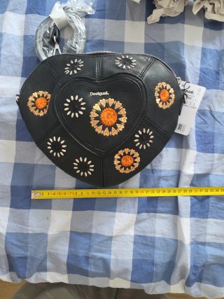 Bolso Desigual Corazón Negro con Flores Doradas