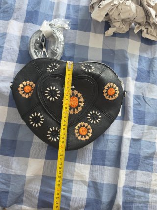 Bolso Desigual Corazón Negro con Flores Doradas