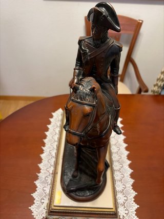 Figura militar a caballo Urregui