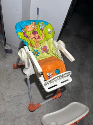 Trona Chicco para bebé con divertido diseño