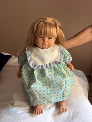 Muñeca tamaño bebé