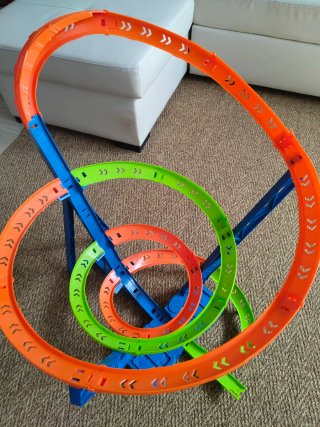 Hot Wheels Spiral Speed Crash Cyclone Crash