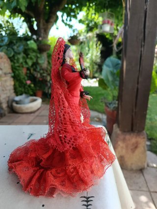 Muñeca flamenca con abanico