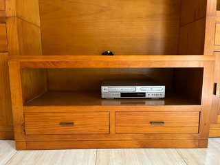 Mueble de salón o comedor completo en madera roble