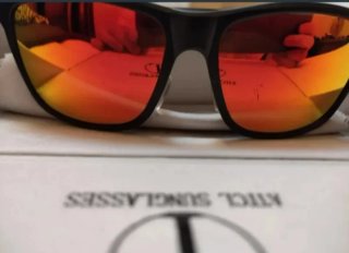 Gafas de sol polarizadas ATTCL negras y rojas